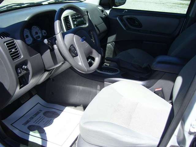 2006 Ford Escape AWD XLT 4dr SUV w/3.0L